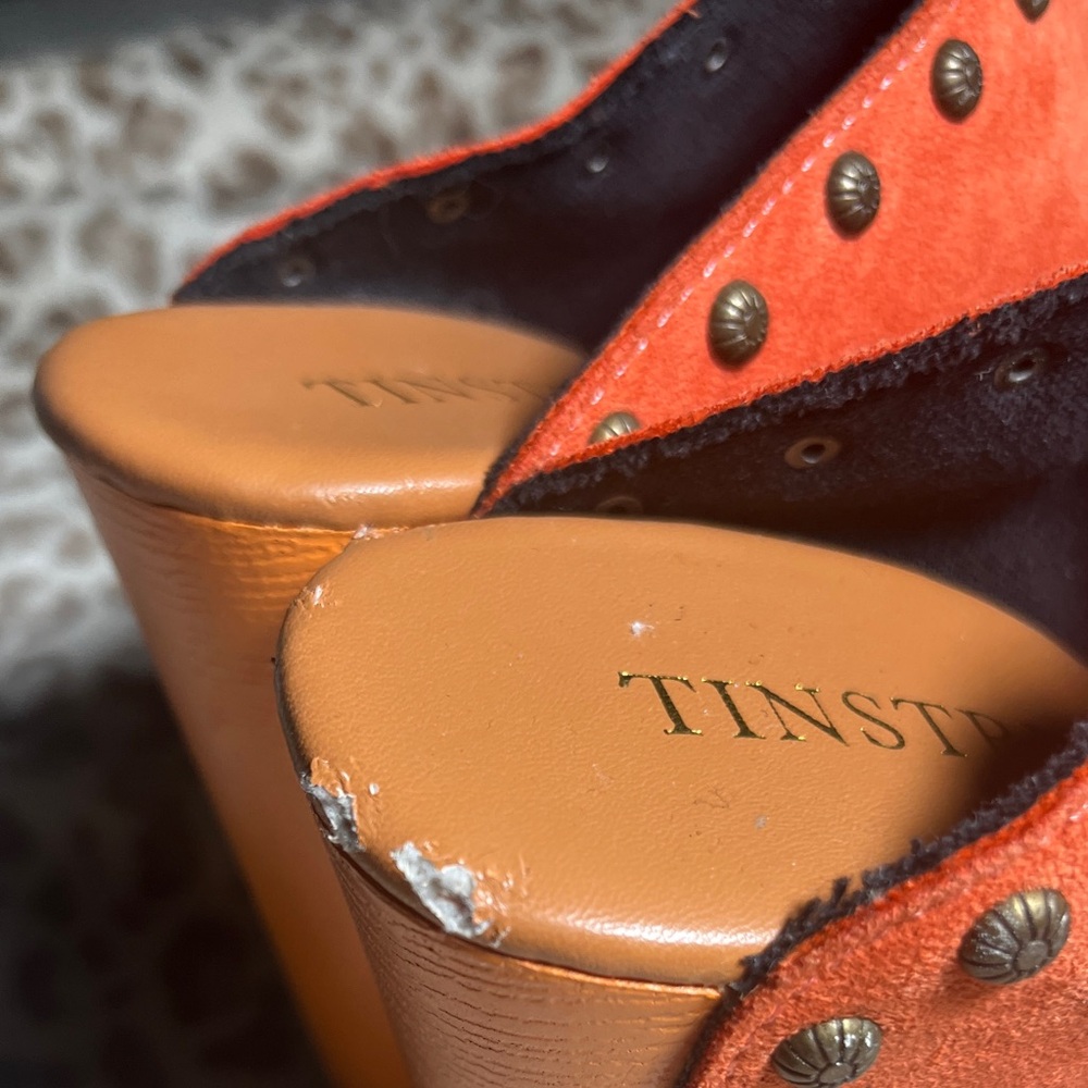 Tinseltown Women's Bold Orange Sandals - Picture 4 of 7